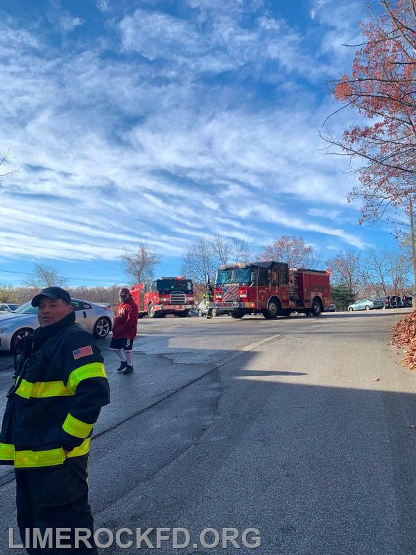 Engine 3 First In to Fire at 6 New England Ways